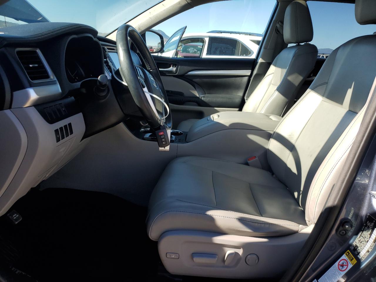 Toyota Highlander Xle Image 9