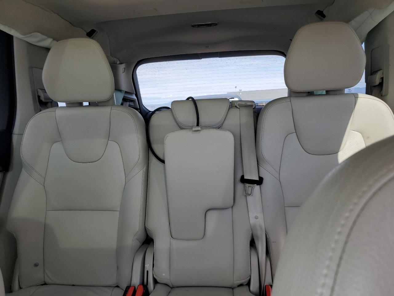 Volvo XC90 T5 Momentum Image 8