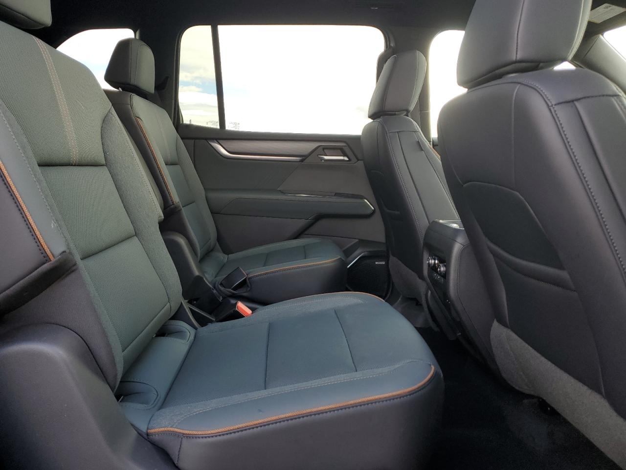 GMC Acadia At4 Image 12