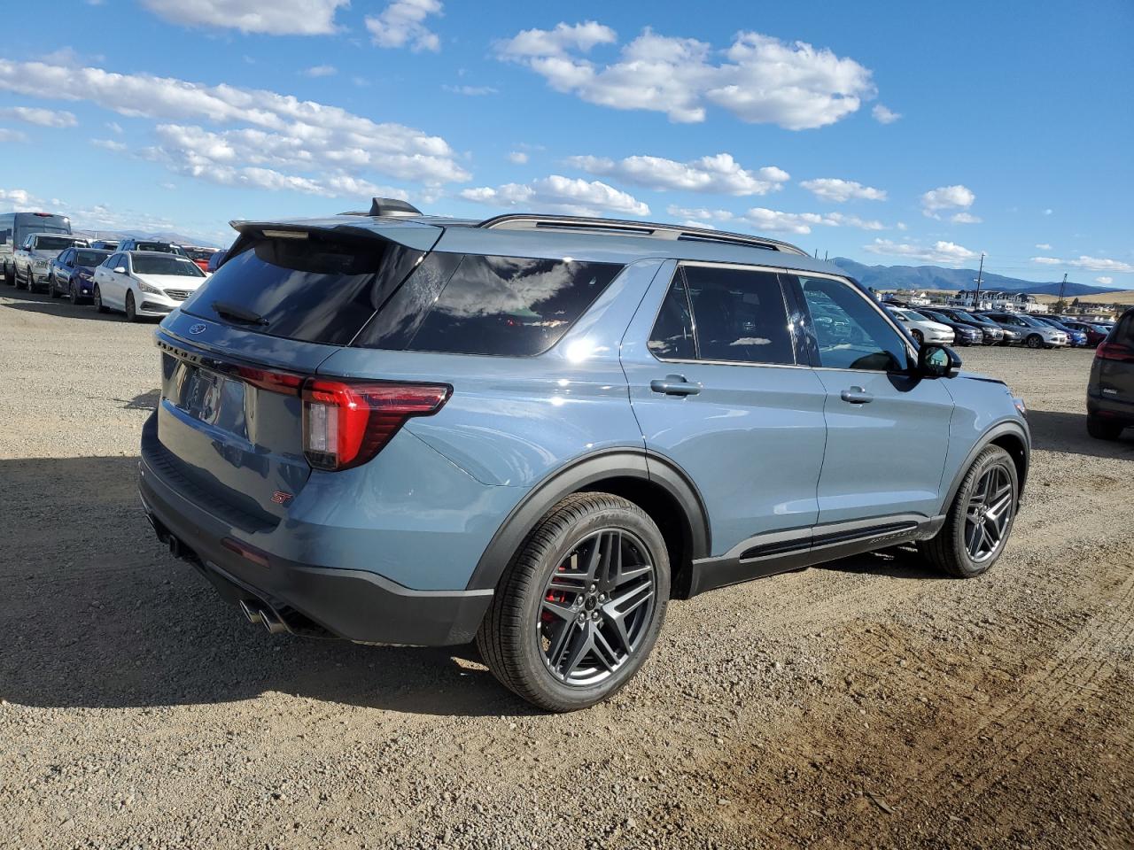 Ford Explorer St Image 3