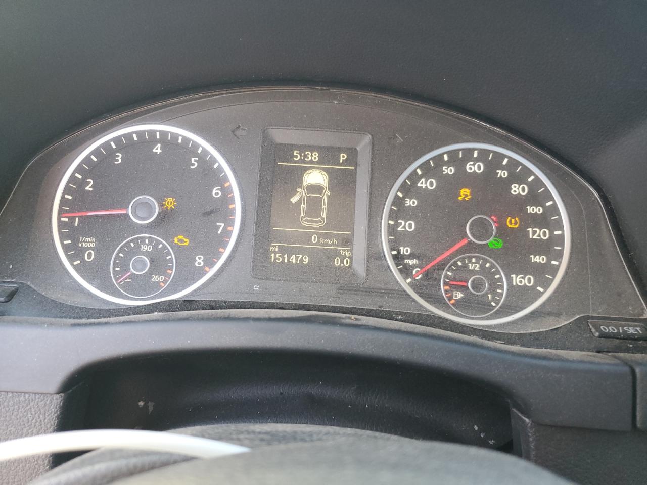 Volkswagen Tiguan S Image 11