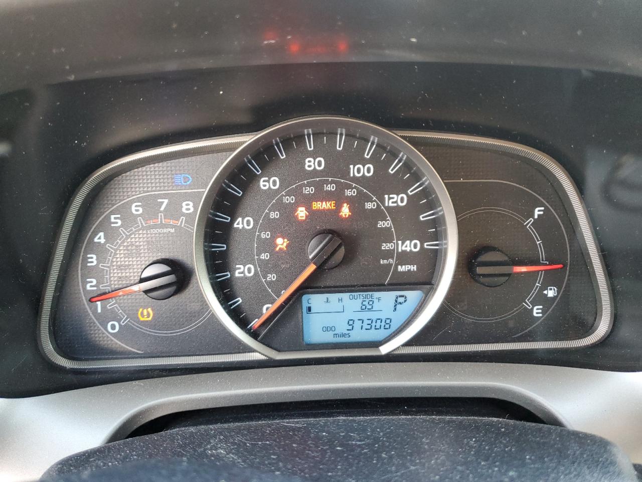 Toyota RAV4 Le Image 5