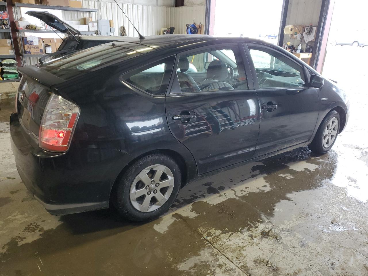 Toyota Prius Image 2