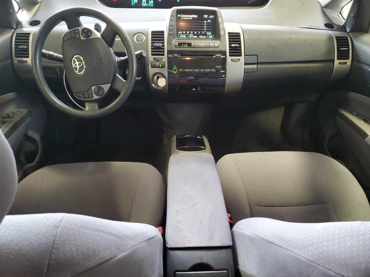 Toyota Prius Image 12