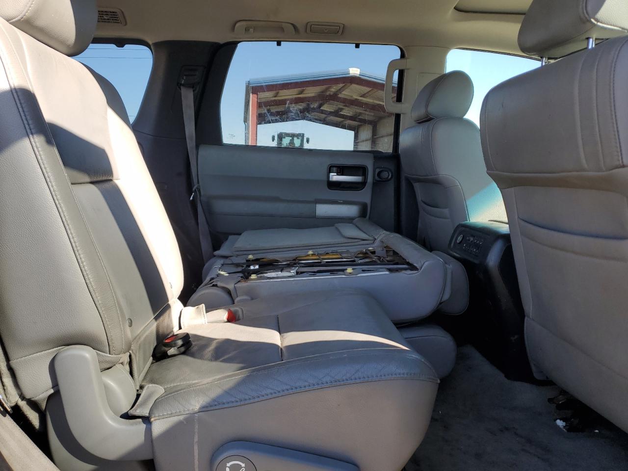 Toyota Sequoia Limited Image 7