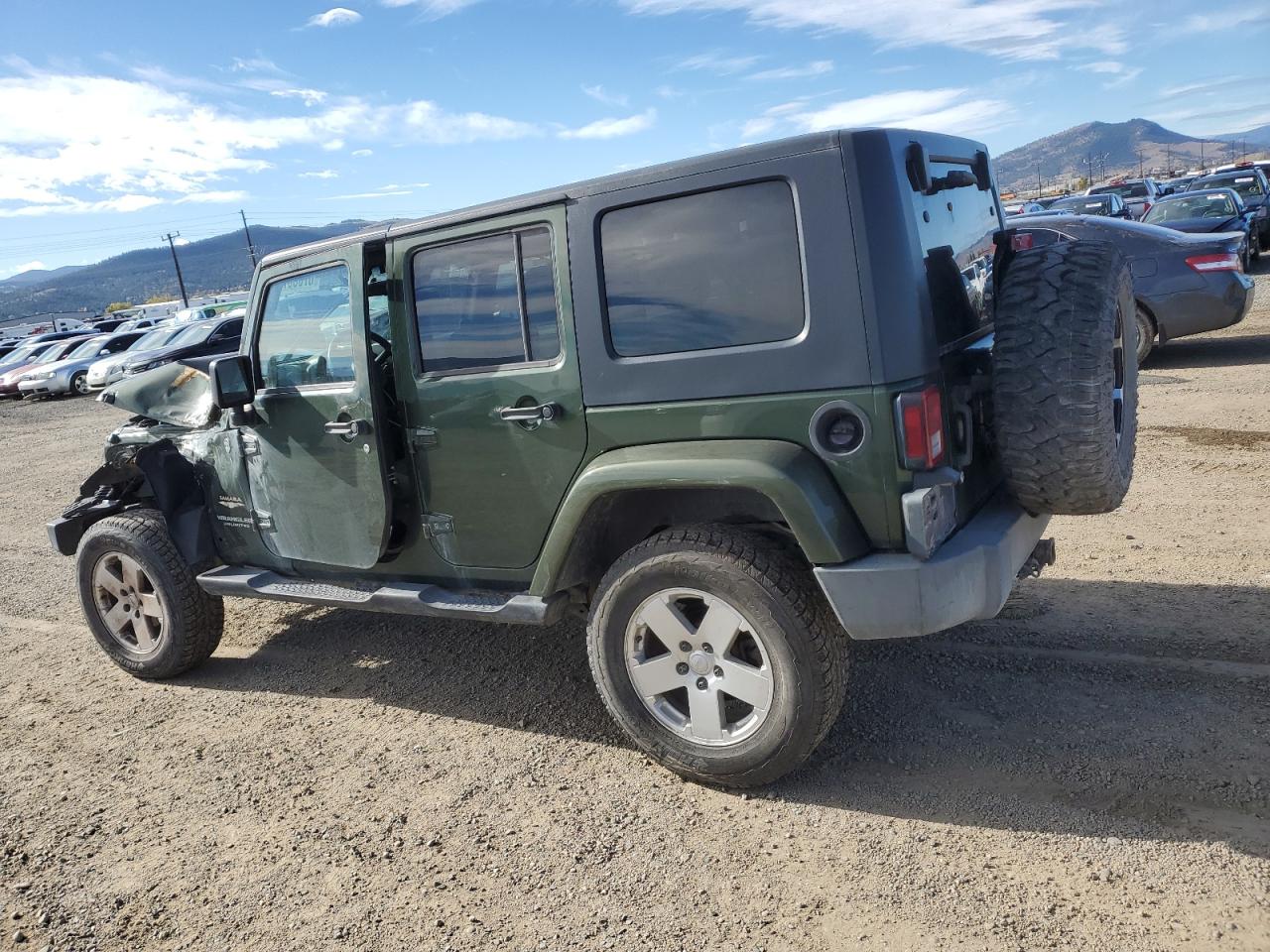 Jeep Wrangler Sahara Image 7