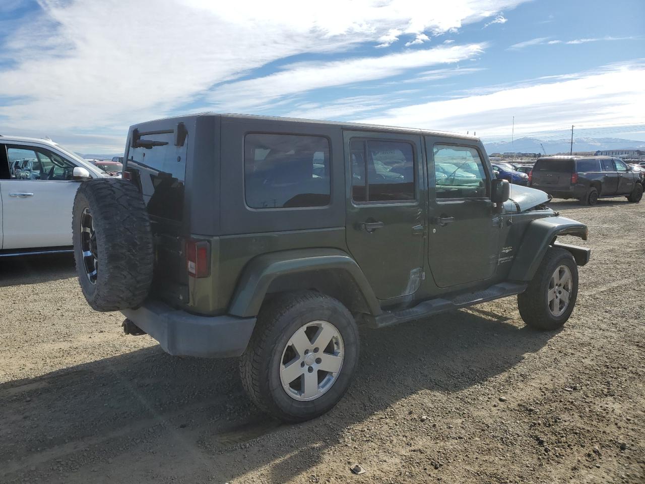 Jeep Wrangler Sahara Image 5