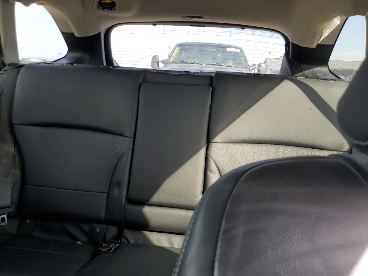 Subaru Outback 2.5i Limited Image 6