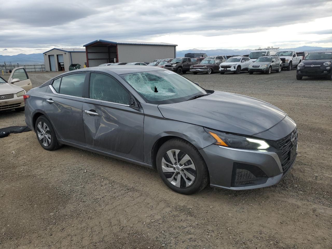 Nissan Altima S Image 6