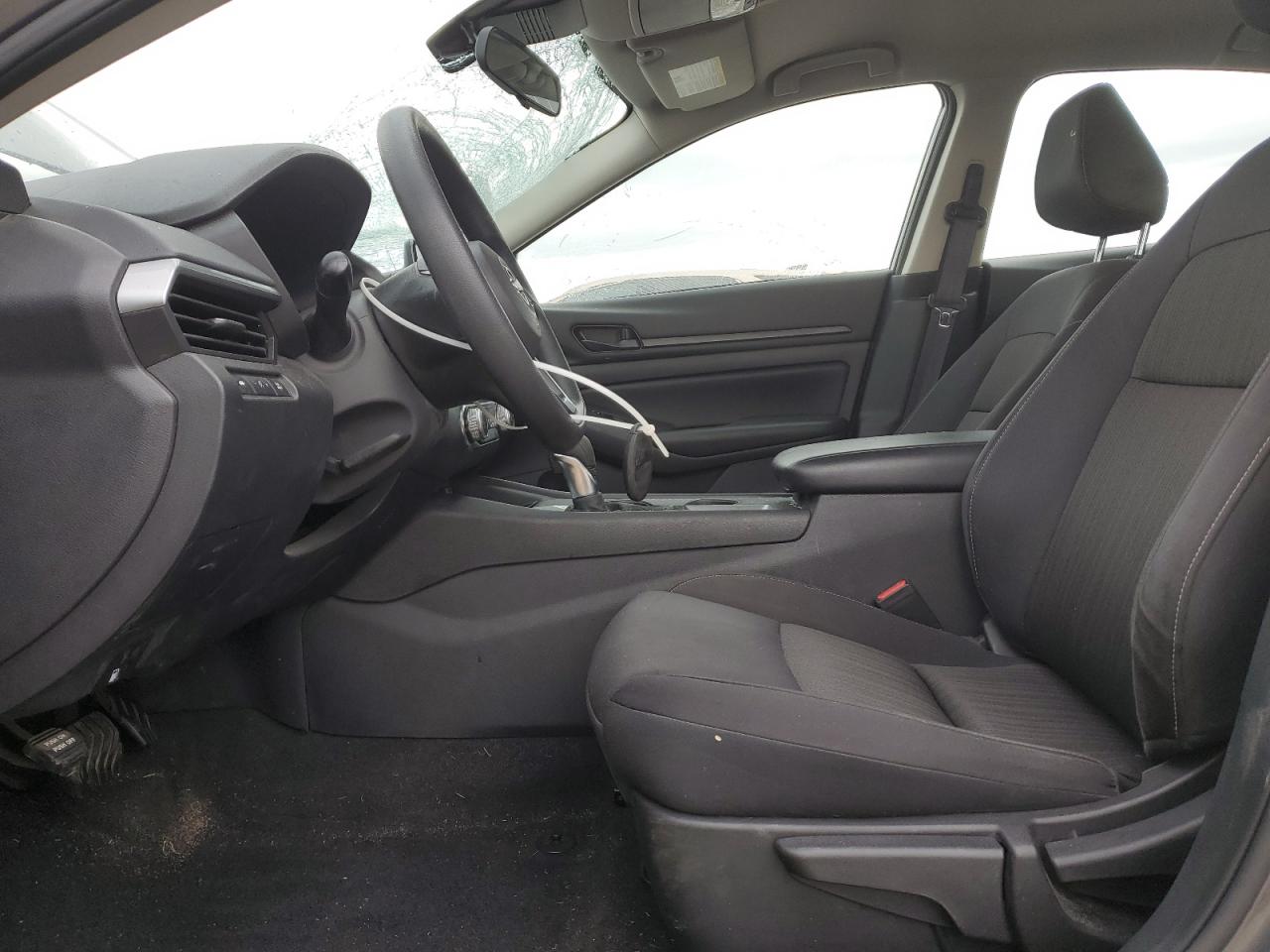 Nissan Altima S Image 9