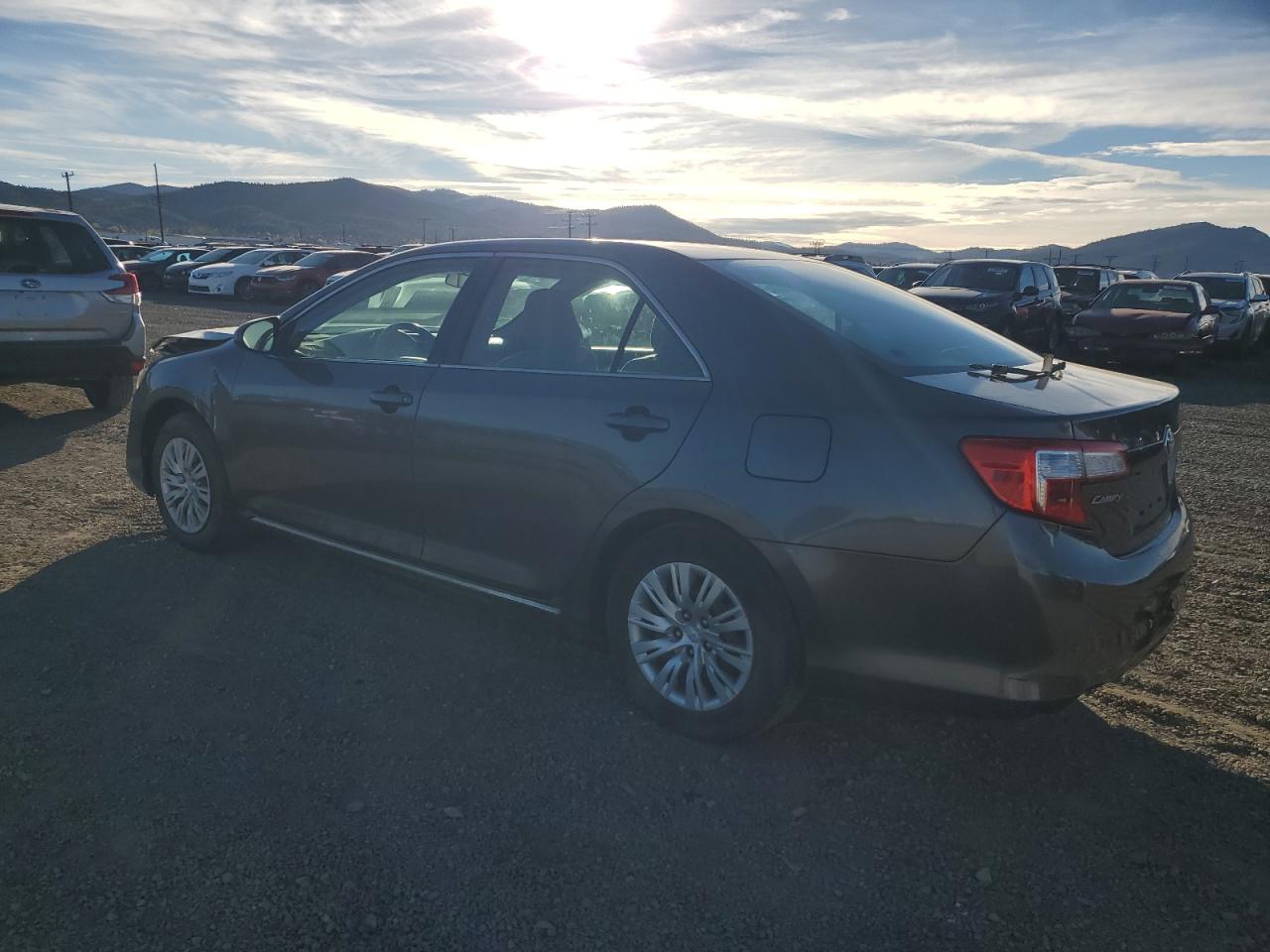 Toyota Camry L Image 8