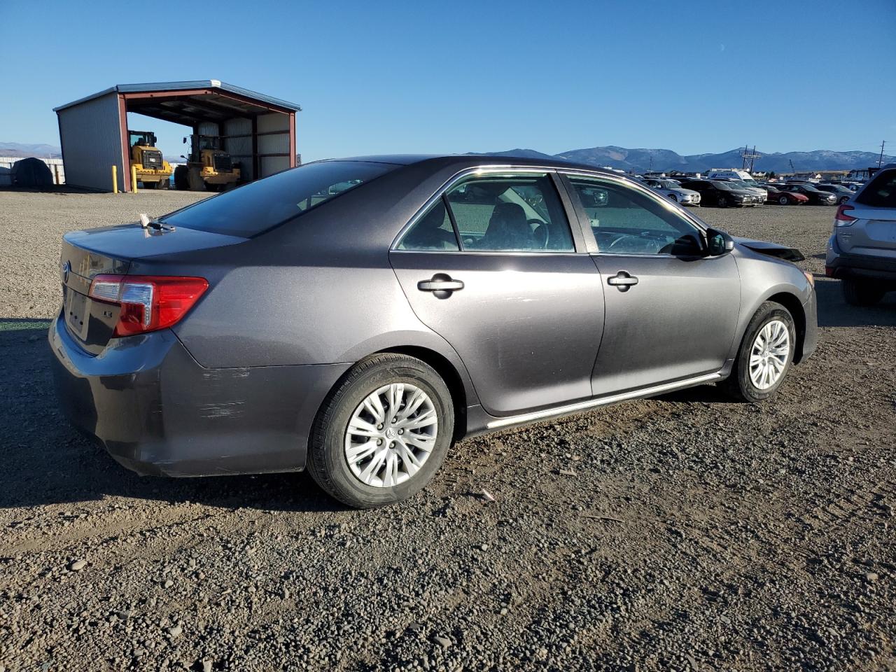 Toyota Camry L Image 2