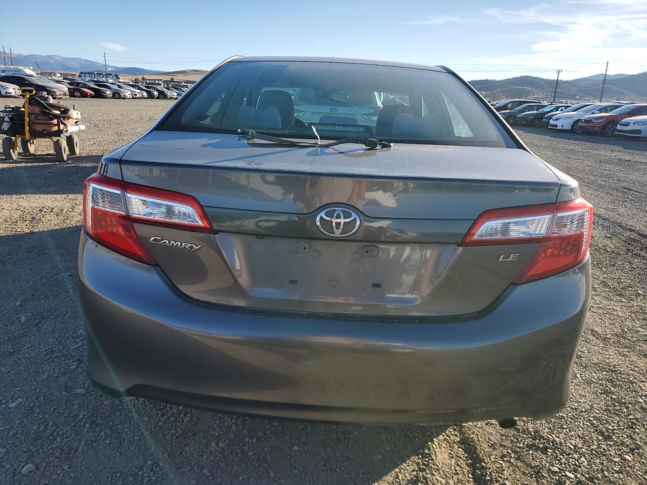 Toyota Camry L Image 7