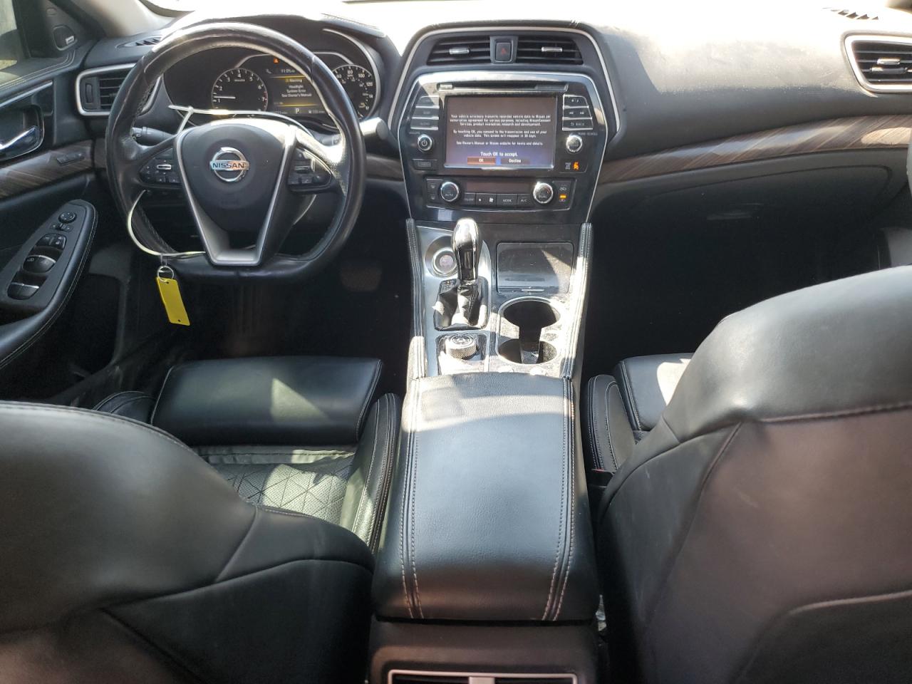 Nissan Maxima 3.5s Image 2