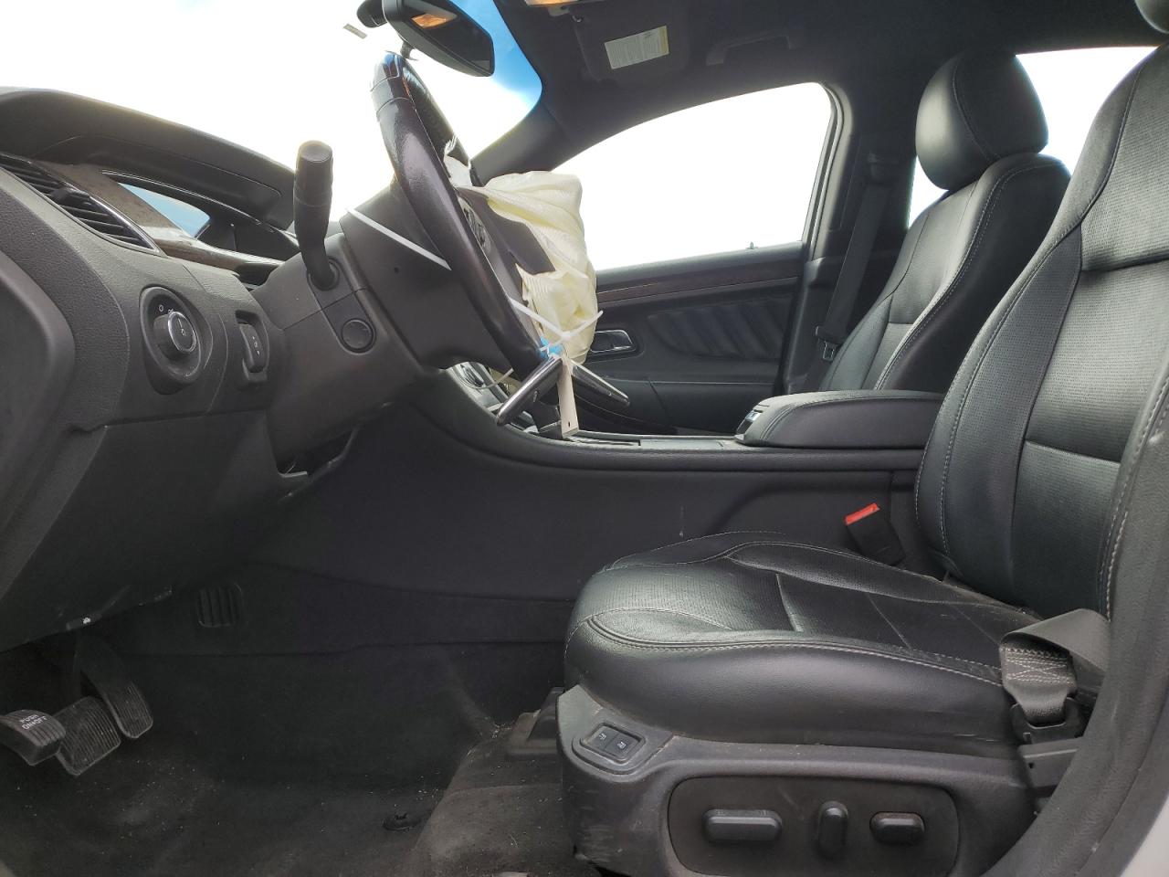 Ford Taurus Limited Image 3