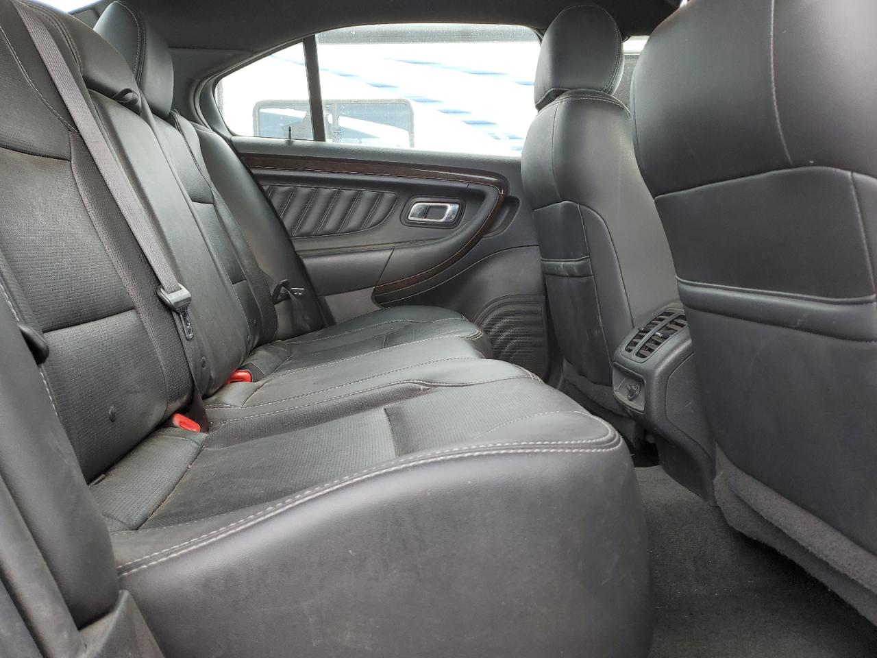 Ford Taurus Limited Image 6