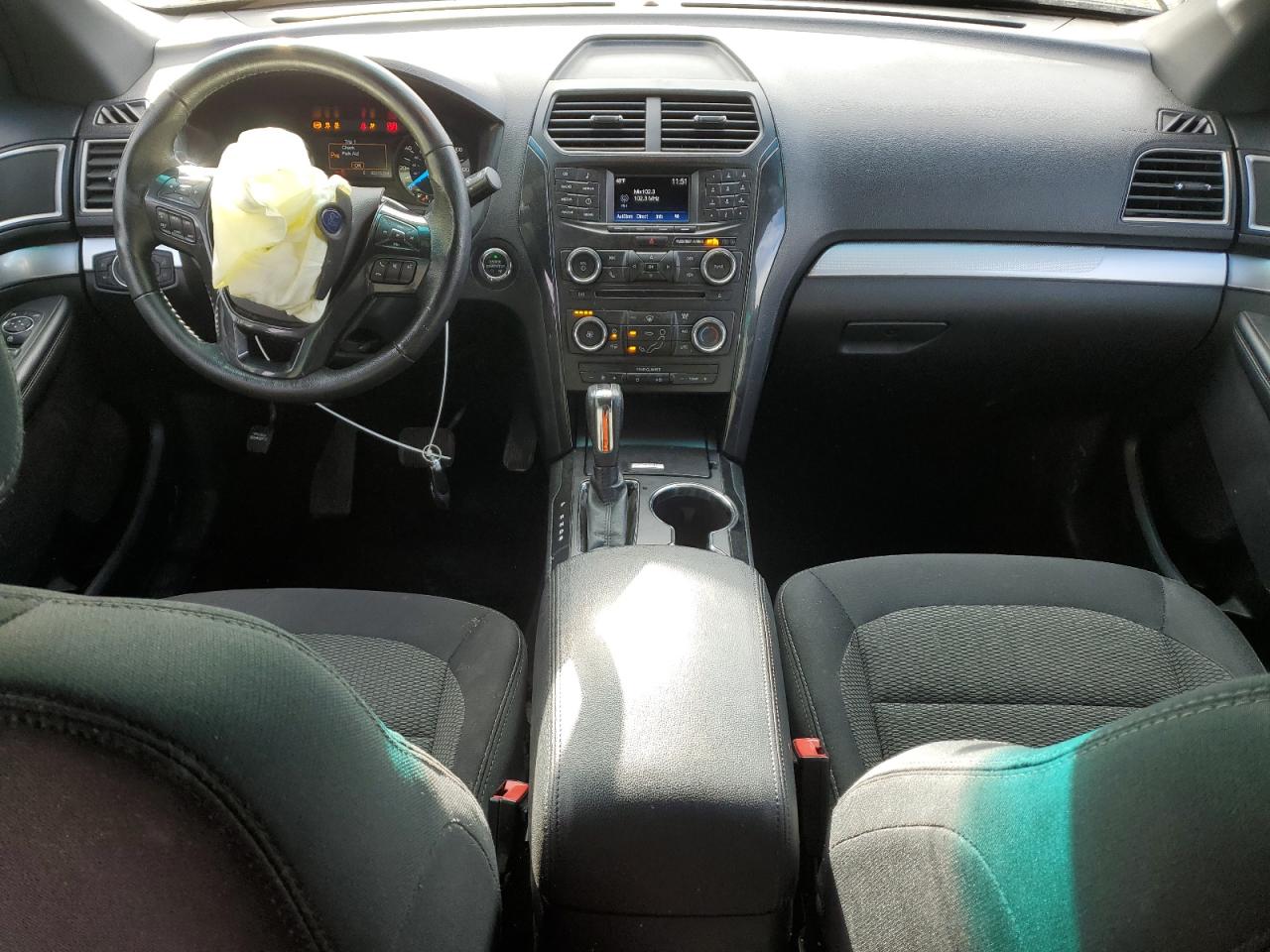 Ford Explorer Xlt Image 8