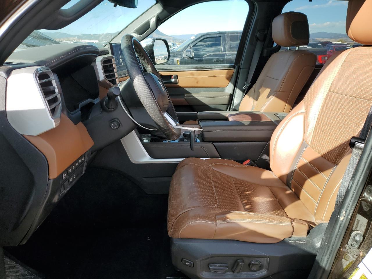 Toyota Tundra Crewmax Platinum Image 12