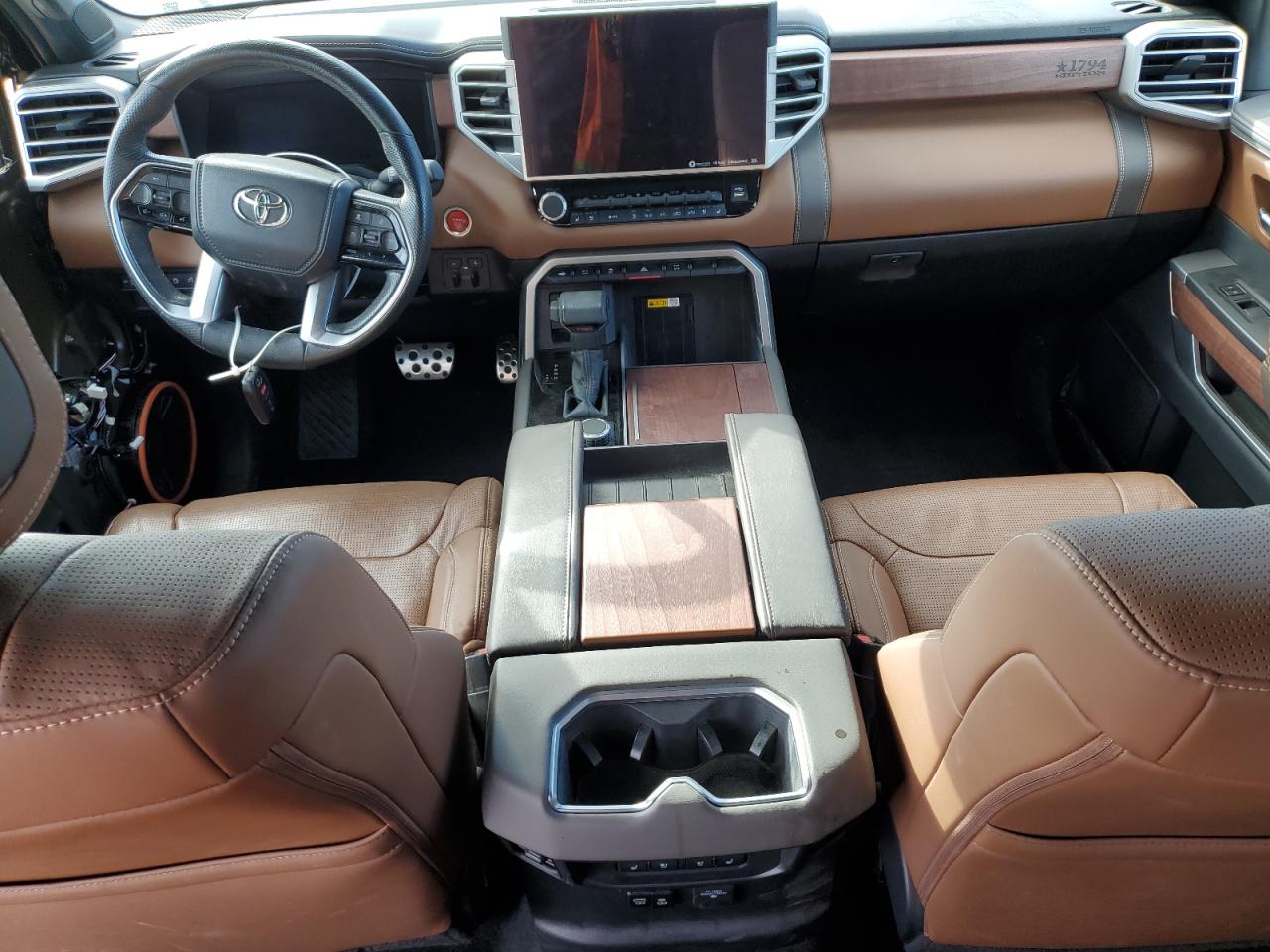 Toyota Tundra Crewmax Platinum Image 2