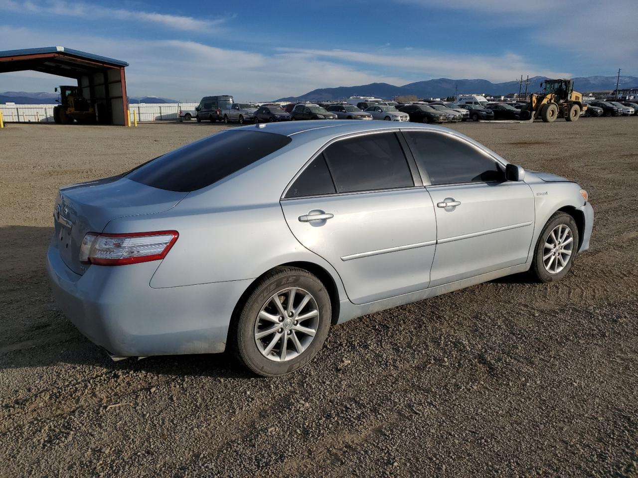 Toyota Camry Hybrid Image 2