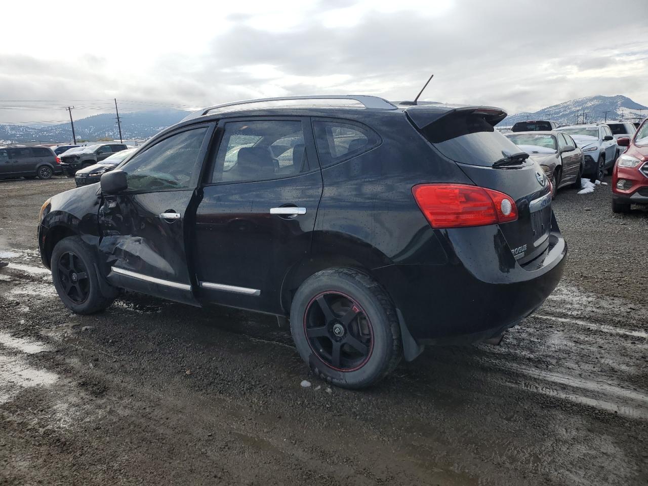 Nissan Rogue S Image 3