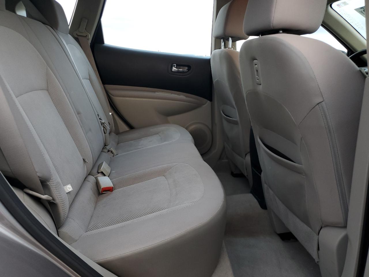 Nissan Rogue S Image 7