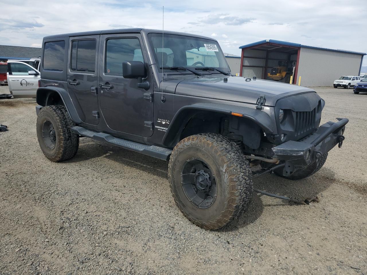 Jeep Wrangler Sahara Image 2