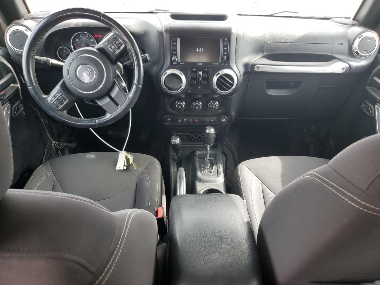 Jeep Wrangler Sahara Image 8