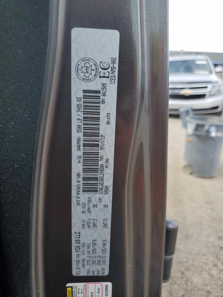 Jeep Wrangler Sahara Image 4