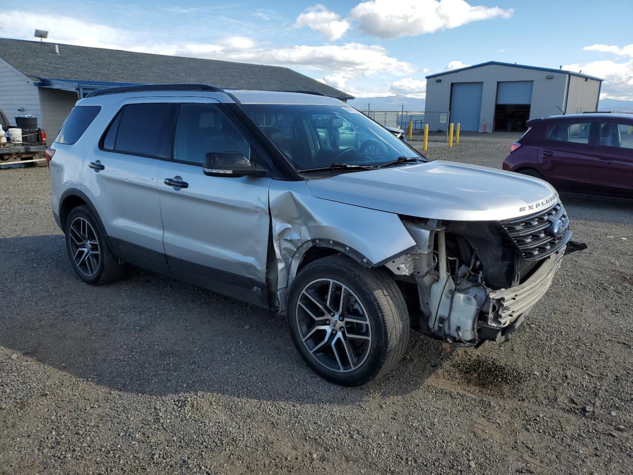 Ford Explorer Sport Image 3