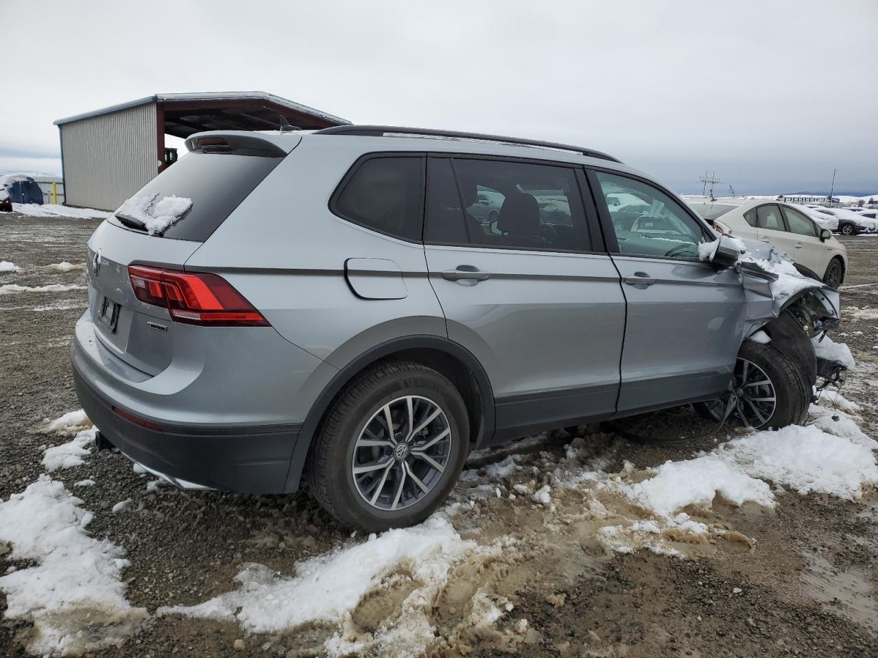 Volkswagen Tiguan S Image 2