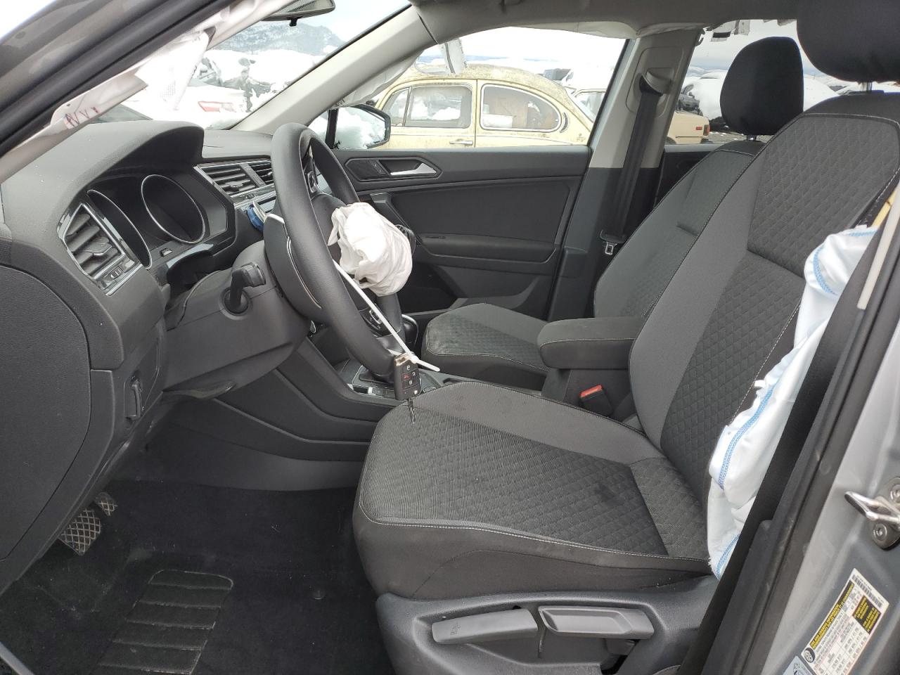 Volkswagen Tiguan S Image 6