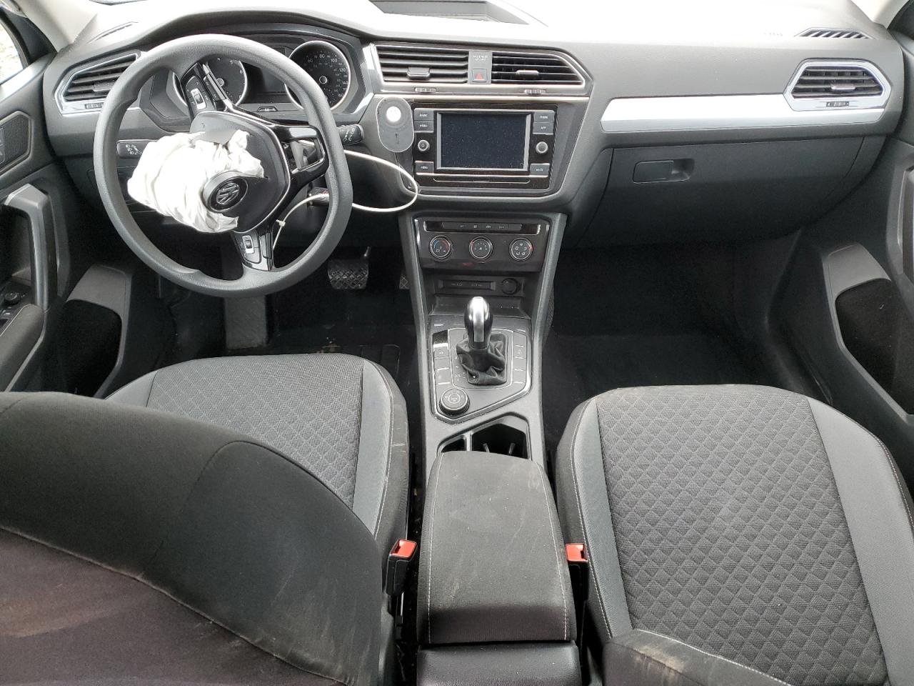 Volkswagen Tiguan S Image 8