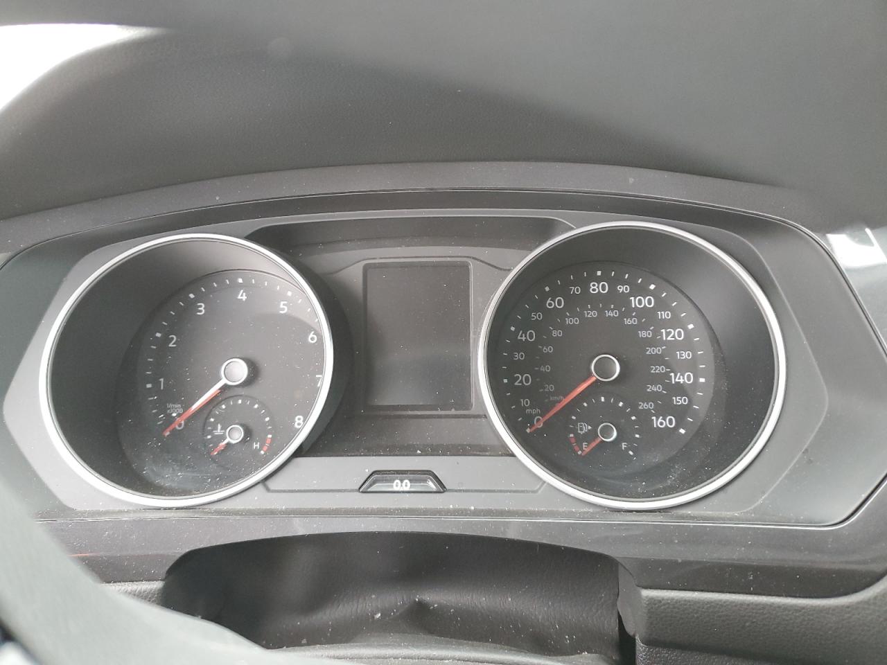 Volkswagen Tiguan S Image 10