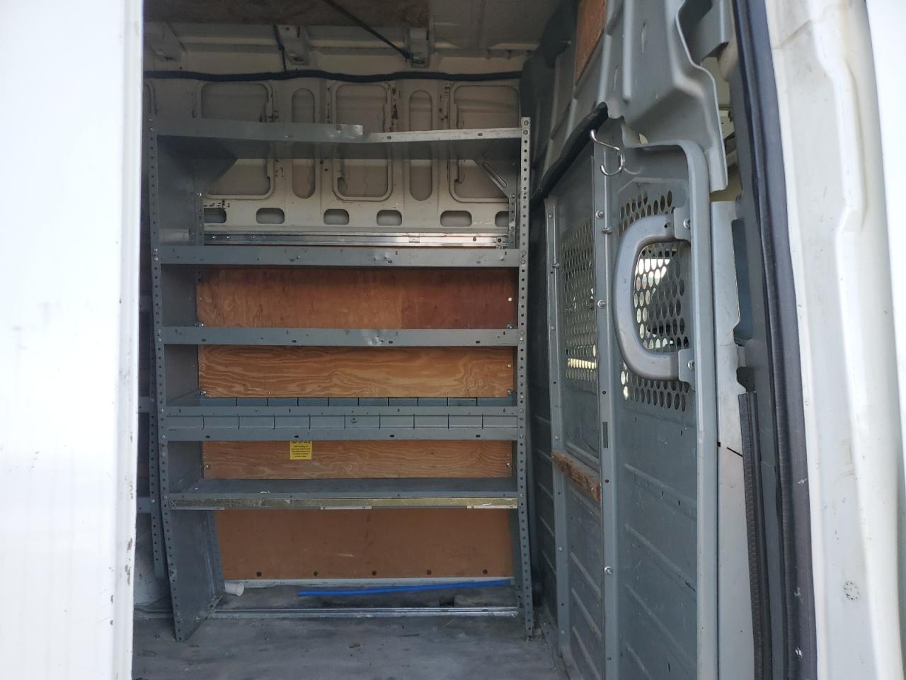 Nissan Nv 2500 Image 11