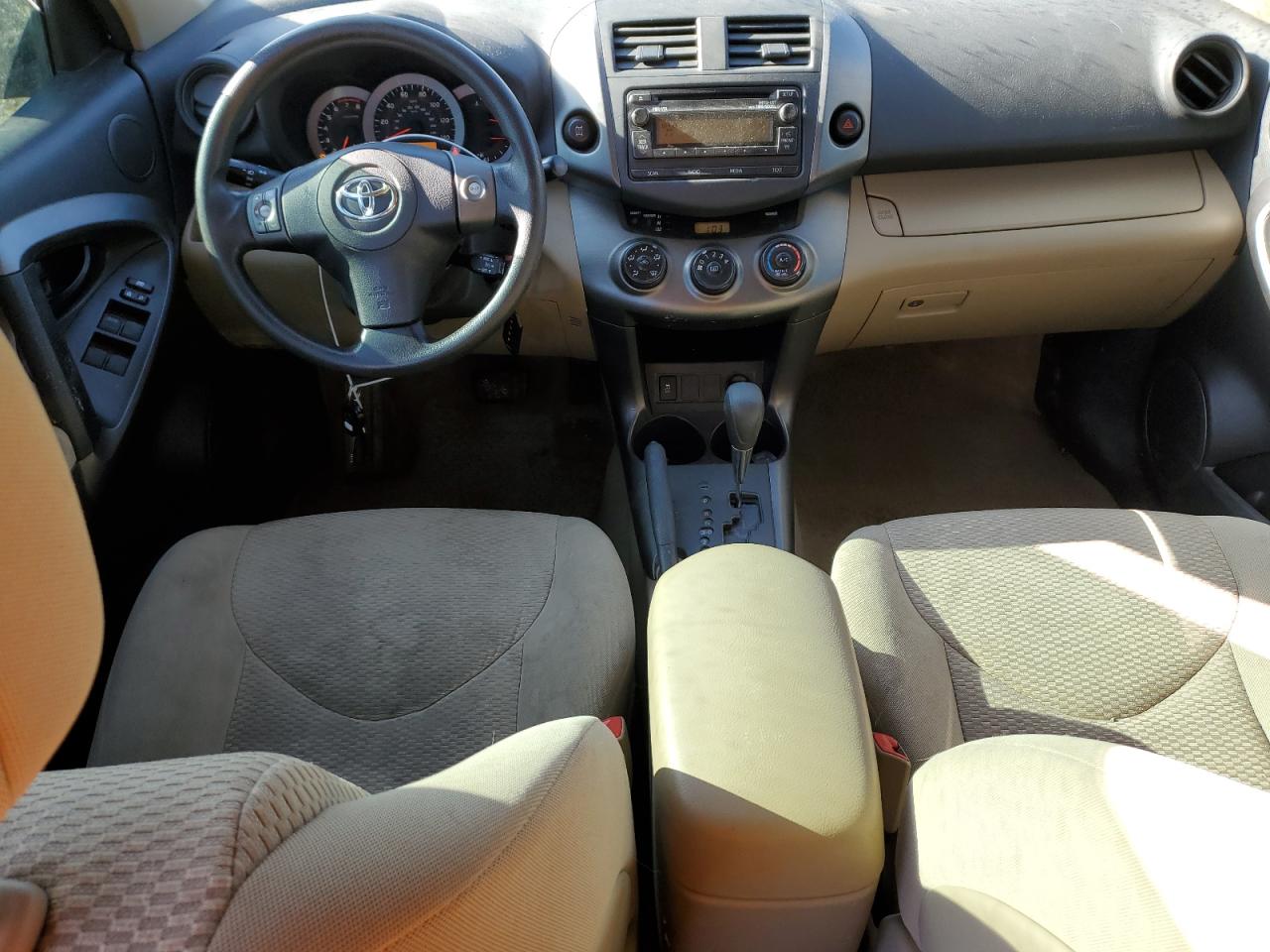 Toyota RAV4 Image 10