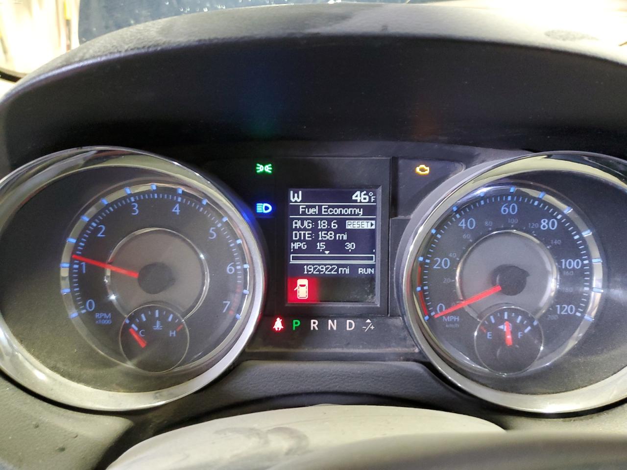 Chrysler Minivan Touring Image 7