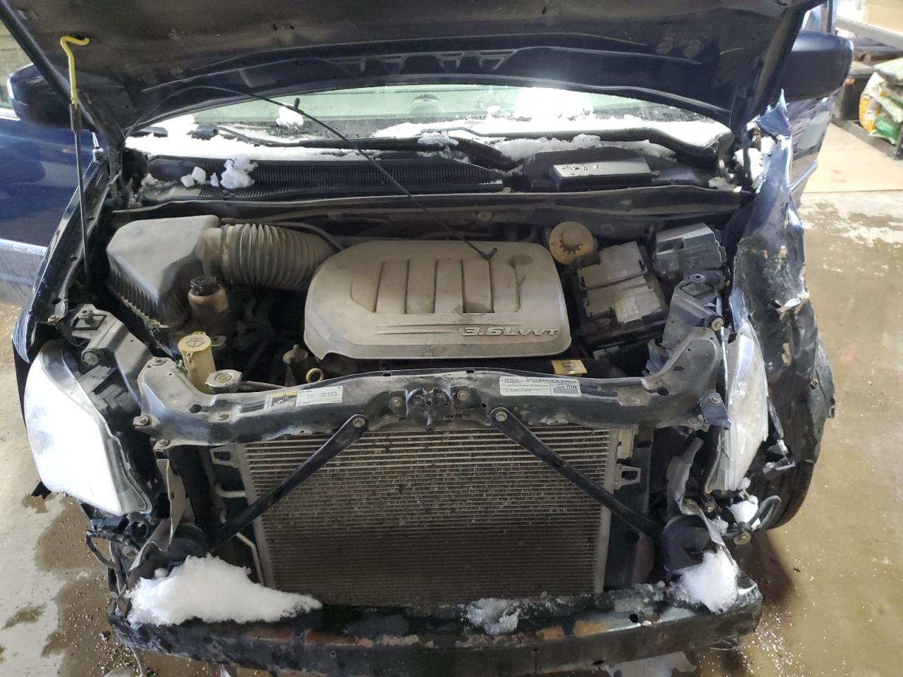 Chrysler Minivan Touring Image 14