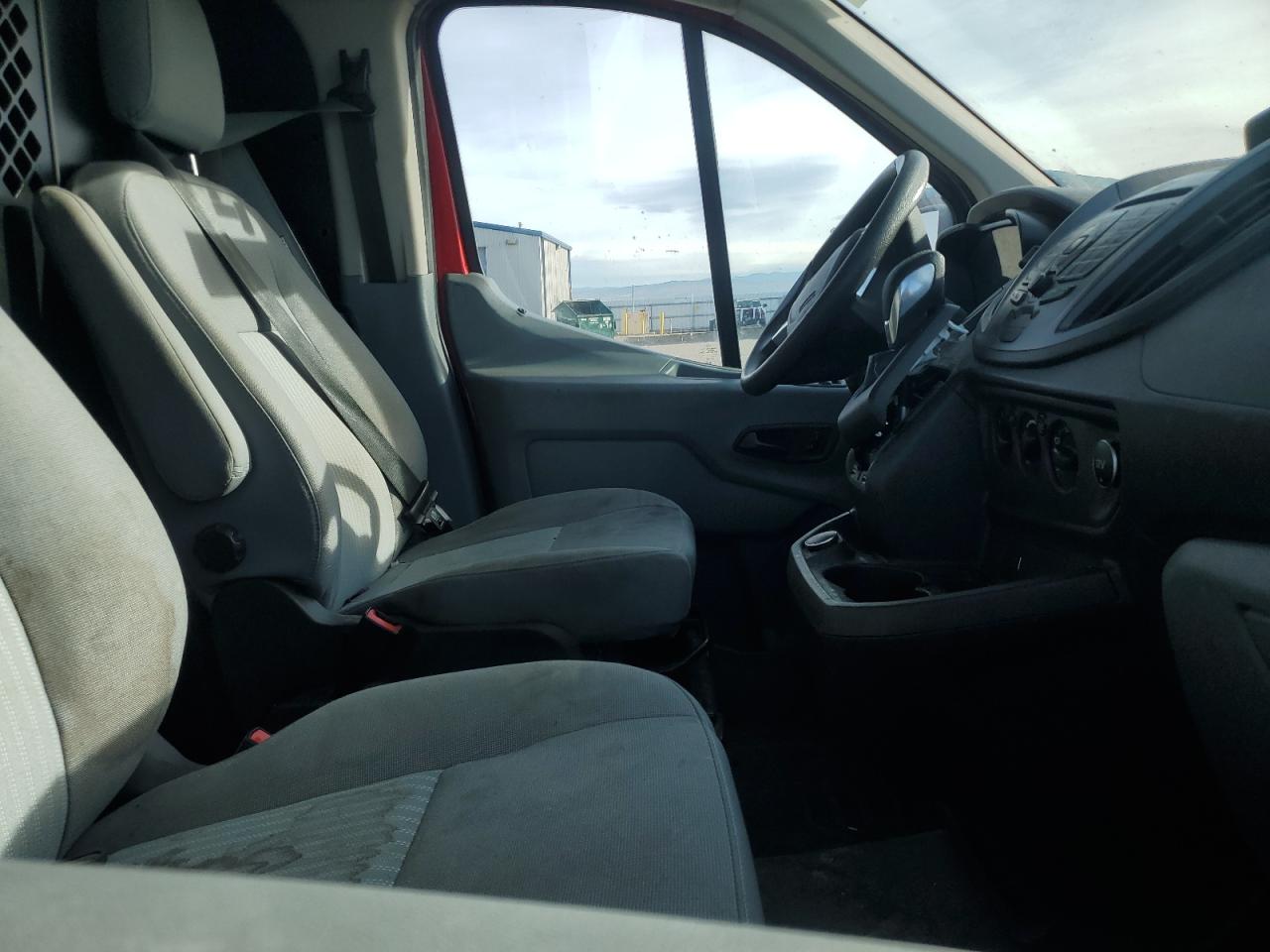 Ford Transit T-150 Image 8