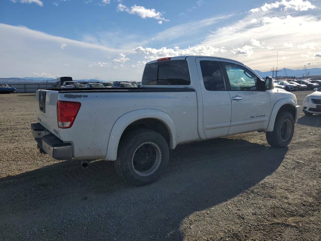 Nissan Titan Xe Image 7