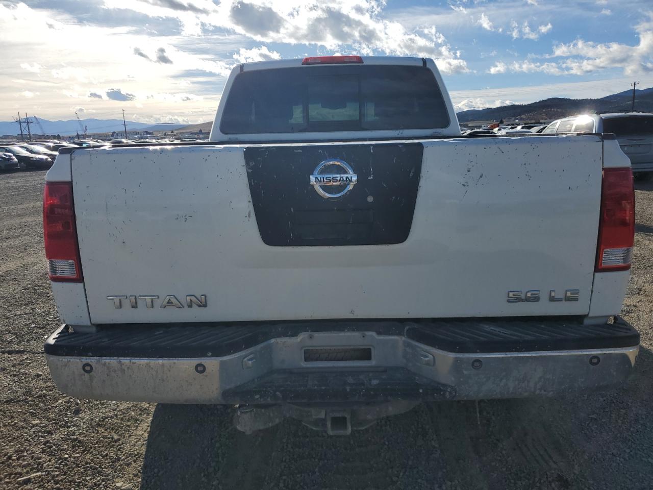 Nissan Titan Xe Image 9