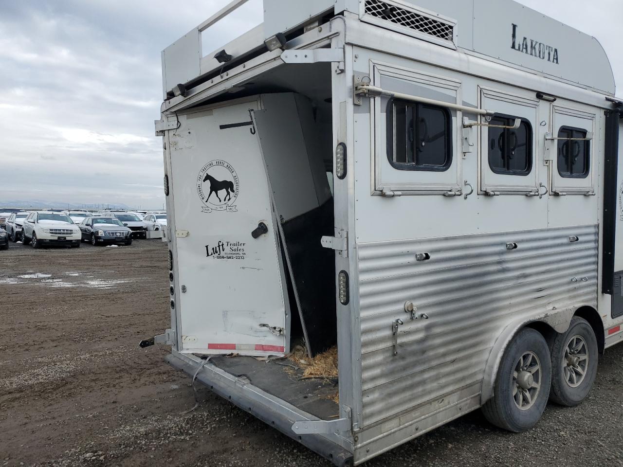 Lako Trailer Image 3