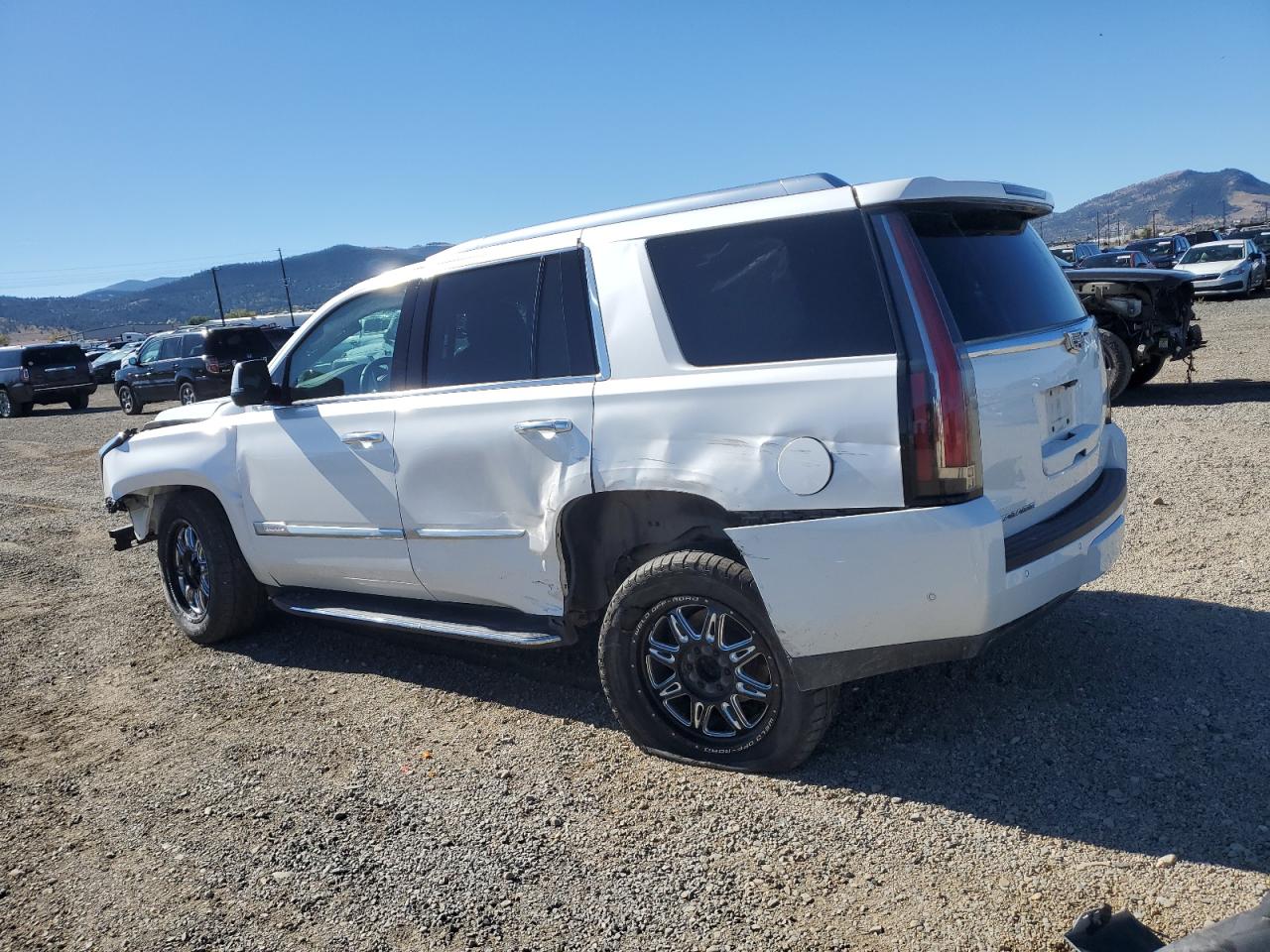Cadillac Escalade Luxury Image 2