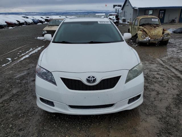 Toyota Camry Le Image 4