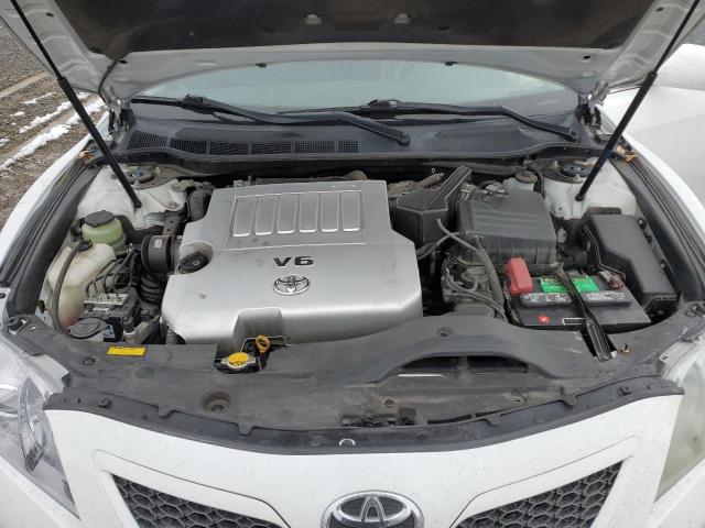 Toyota Camry Le Image 7