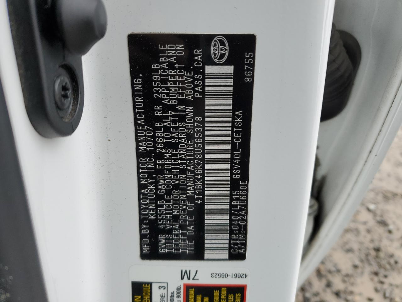 Toyota Camry Le Image 9