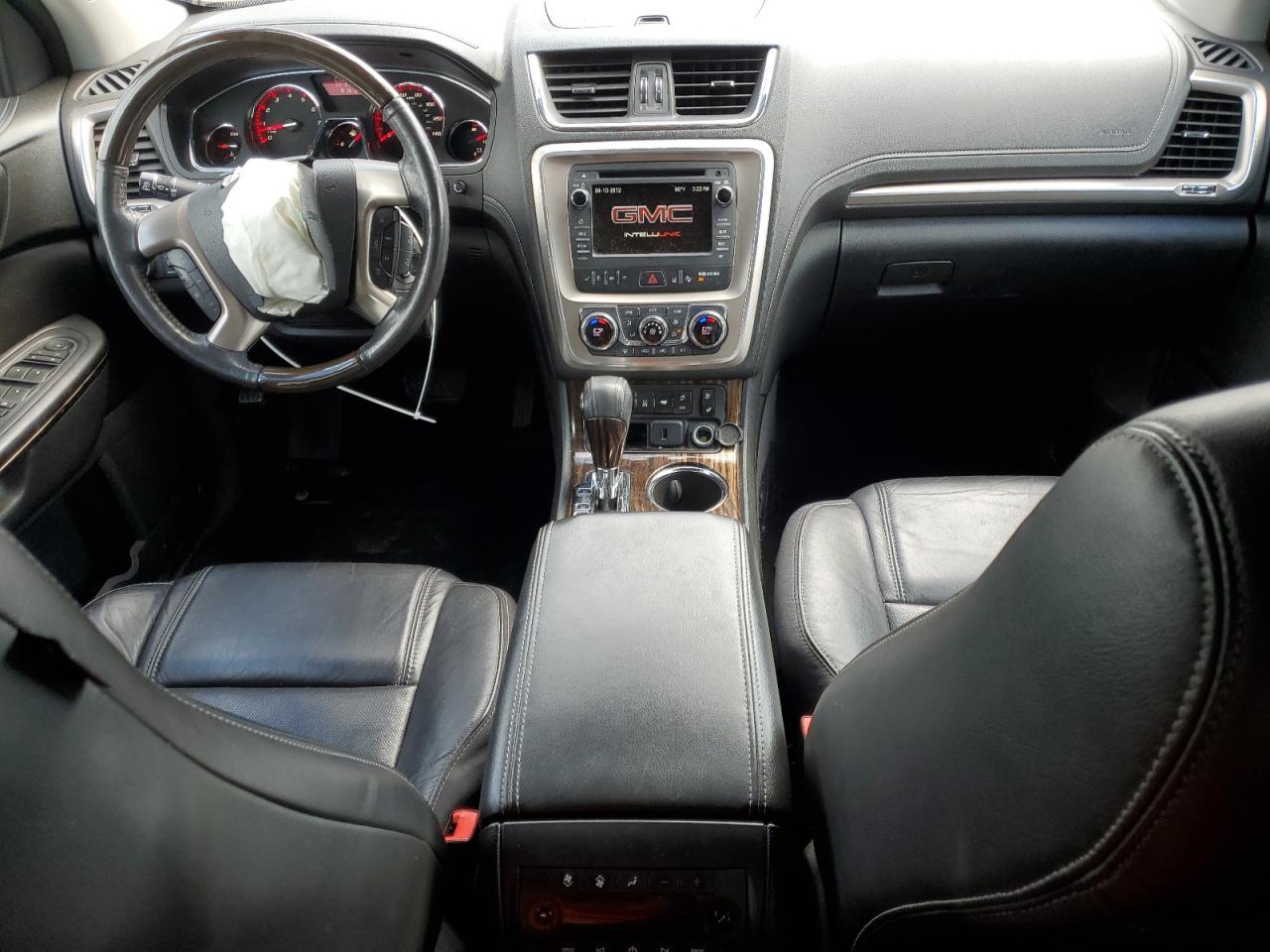 GMC Acadia Denali Image 8