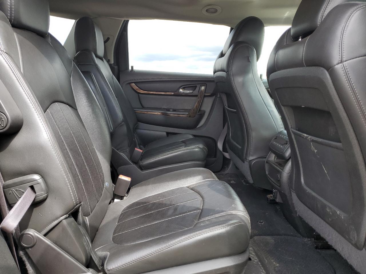 GMC Acadia Denali Image 5