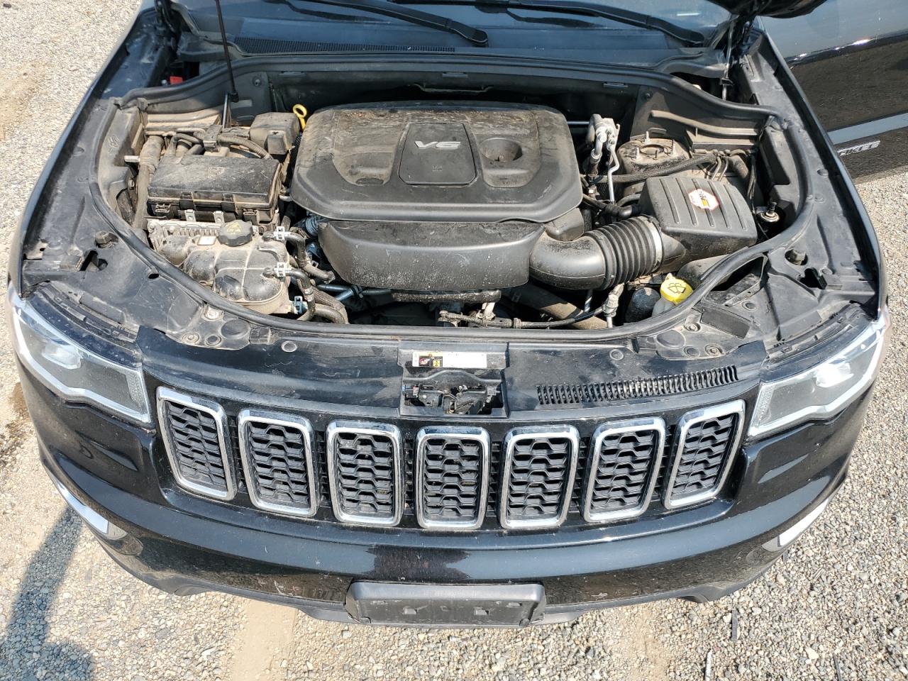 Jeep Grand Cherokee Laredo Image 8