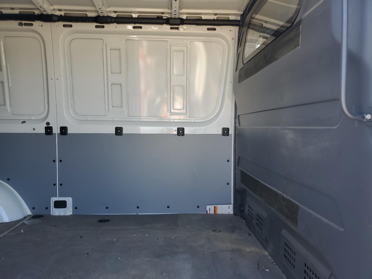 Mercedes-Benz Sprinter 2500 Image 4